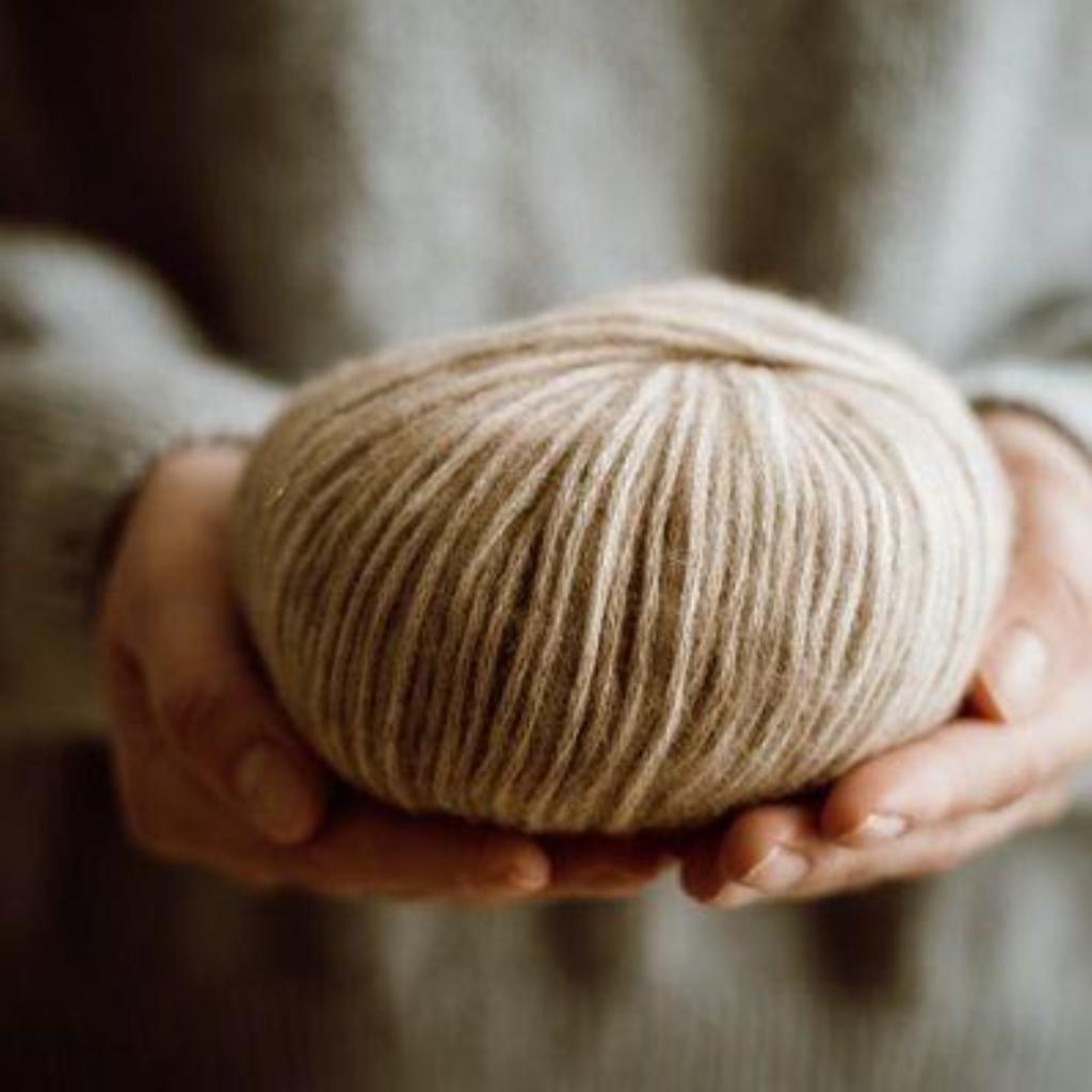 https://unsplash.com/de/fotos/eine-nahaufnahme-des-kopfes-eines-babys-BEvyoJYYSj0